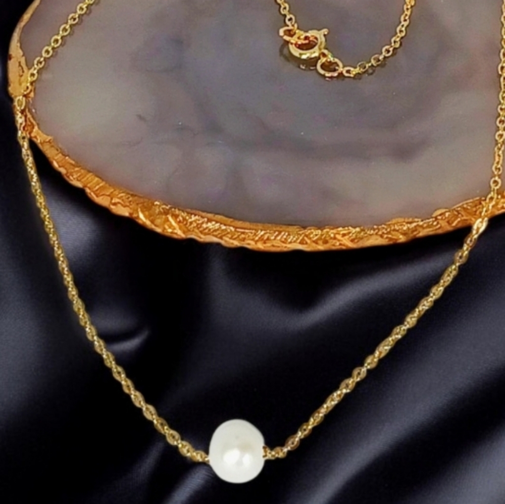 Vintage Gold Necklace with White Baroque Pearl Charm Delicate Coquette Girl
